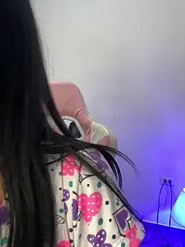 Snapshot of KarolRubi1 chatting on March 6, 2025, 5:03 am KarolRubi1 online show from March 6, 2025, 5:03 am