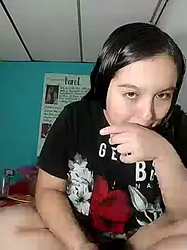 Snapshot of cleo_lincy13 chatting on January 3, 2025, 4:22 am cleo lincy13 online show from January 3, 2025, 4:22 am