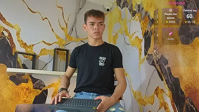 Snapshot of Nijinsky_LatinBoy chatting on January 19, 2026, 2:37 am Nijinsky LatinBoy online show from January 19, 2026, 2:37 am