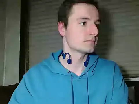 feelingverynaughty online show from March 17, 2026, 1:54 am