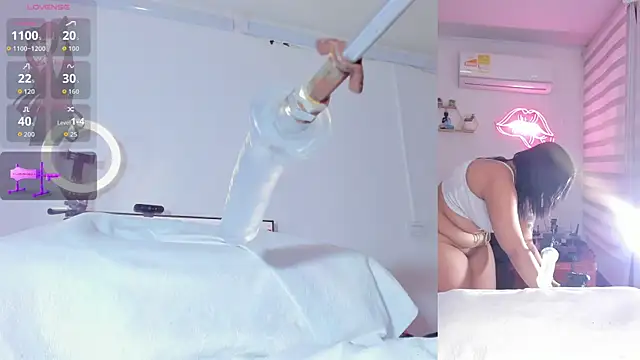 Snapshot of Maria_Jones_ chatting on April 2, 2026, 3:04 am Maria Jones online show from April 2, 2026, 3:04 am