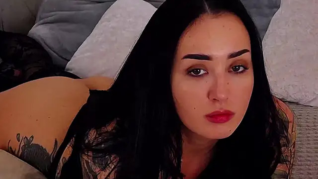 KimKhallifa online show from March 1, 2025, 8:02 am