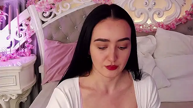 KimKhallifa online show from February 15, 2026, 5:37 am