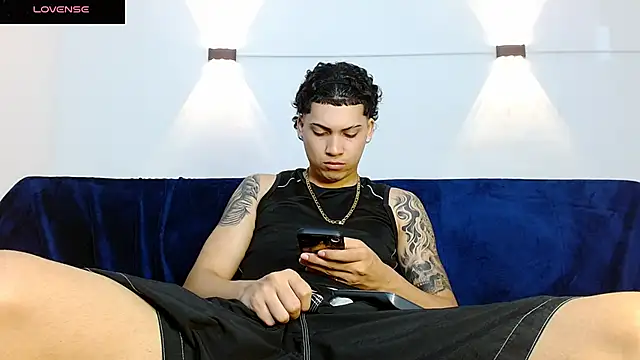 Br4ndxpimm online show from December 4, 2025, 6:49 pm