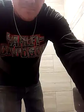 Snapshot of Playboy40 chatting on February 22, 2025, 6:39 am Playboy40 online show from February 22, 2025, 6:39 am