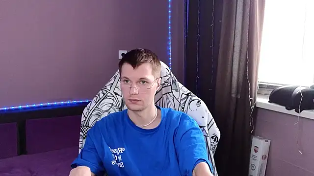 Leonnextdoor online show from January 11, 2025, 6:03 am