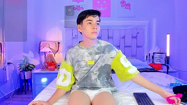 Maxi little online show from October 11, 2025, 9:13 pm