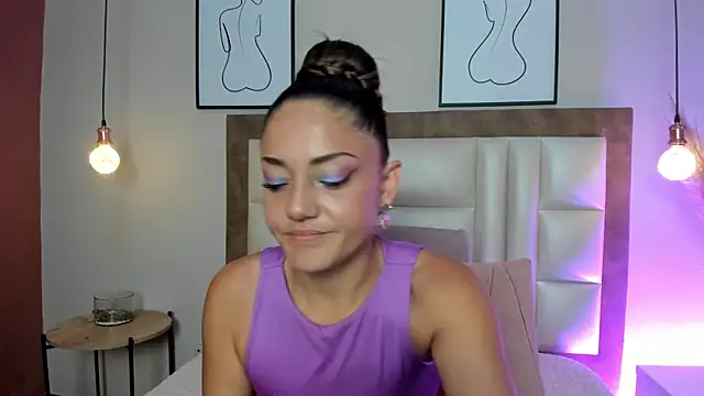 EloiseQuinn online show from December 20, 2025, 1:18 pm