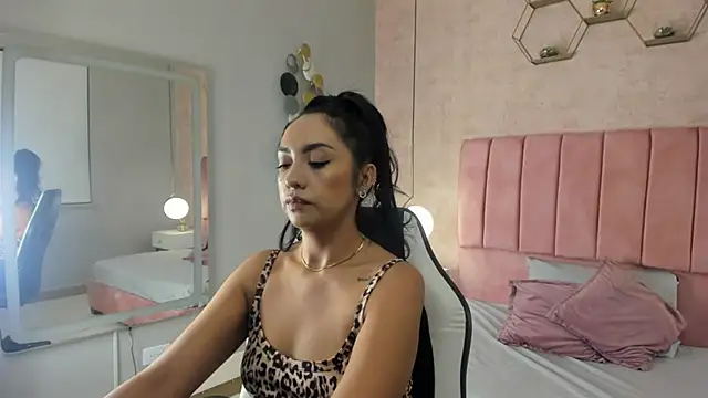 Snapshot of MAGIC_AURORAA chatting on March 4, 2025, 12:22 pm MAGIC AURORAA online show from March 4, 2025, 12:22 pm