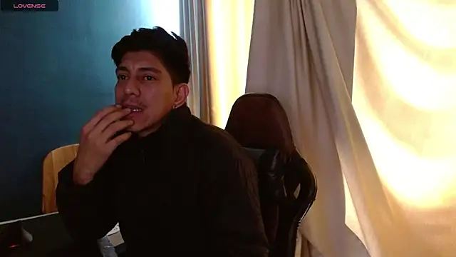 Noah-cock online show from November 23, 2025, 5:13 pm