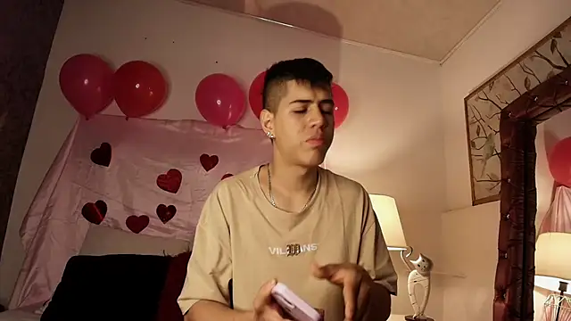 Snapshot of Angel_Khouri chatting on February 15, 2025, 8:01 pm Angel Khouri online show from February 15, 2025, 8:01 pm