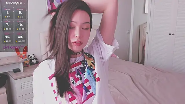 kittenrisha online show from February 13, 2026, 4:52 am