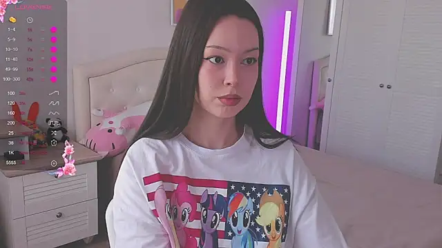 kittenrisha online show from April 8, 2026, 4:01 am