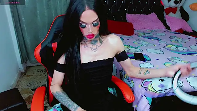 Alextwink online show from November 19, 2025, 6:30 pm