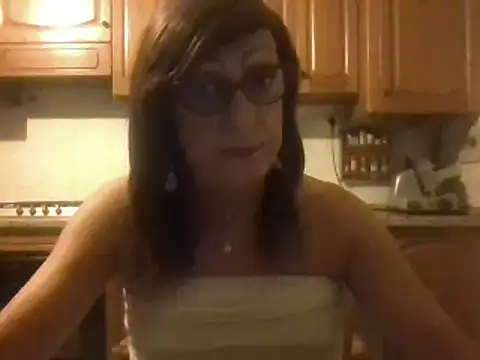 Snapshot of Tiabet chatting on September 19, 2025, 8:09 pm Tiabet online show from September 19, 2025, 8:09 pm