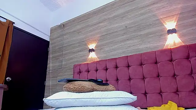 Snapshot of Annie_kurt_ chatting on January 7, 2025, 7:10 am Annie kurt online show from January 7, 2025, 7:10 am