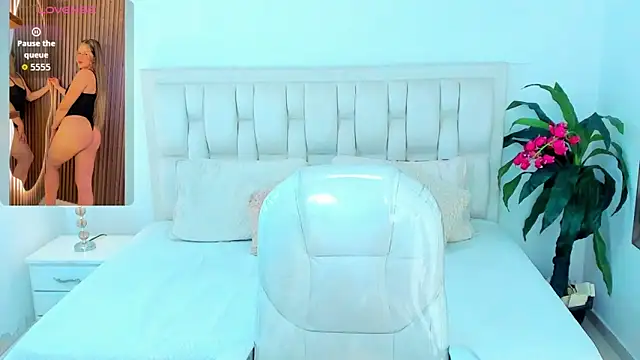 Snapshot of Annie_kurt_ chatting on October 9, 2025, 7:56 pm Annie kurt online show from October 9, 2025, 7:56 pm