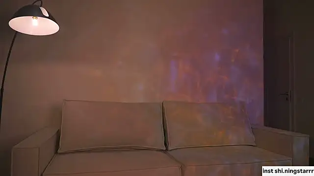 Snapshot of alittlestarrr chatting on February 4, 2025, 9:52 pm alittlestarrr online show from February 4, 2025, 9:52 pm