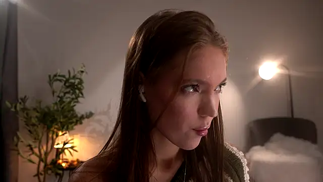 Snapshot of alittlestarrr chatting on October 25, 2025, 8:36 pm alittlestarrr online show from October 25, 2025, 8:36 pm