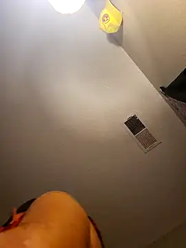 Snapshot of StruggleSnuggles chatting on January 27, 2025, 12:58 pm StruggleSnuggles online show from January 27, 2025, 12:58 pm