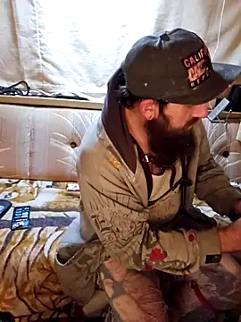 Snapshot of StruggleSnuggles chatting on October 24, 2025, 3:36 am StruggleSnuggles online show from October 24, 2025, 3:36 am