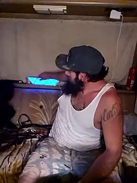 Snapshot of StruggleSnuggles chatting on November 1, 2025, 2:57 am StruggleSnuggles online show from November 1, 2025, 2:57 am