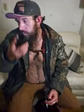 Snapshot of StruggleSnuggles chatting on November 10, 2025, 1:04 am StruggleSnuggles online show from November 10, 2025, 1:04 am