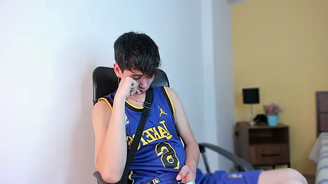 Snapshot of Brian-Ausslos chatting on December 30, 2024, 4:42 am Brian-Ausslos online show from December 30, 2024, 4:42 am