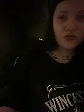 Gothicsiren online show from January 3, 2025, 12:22 am