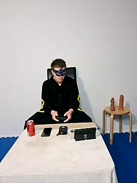 Snapshot of EmberSlave chatting on December 28, 2024, 11:52 am EmberSlave online show from December 28, 2024, 11:52 am