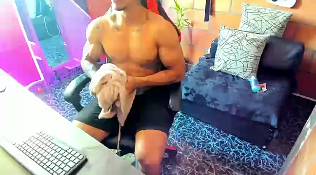 Snapshot of Adam_Valenciia chatting on January 13, 2025, 5:23 pm Adam Valenciia online show from January 13, 2025, 5:23 pm