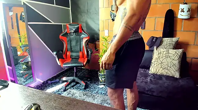 Snapshot of Adam_Valenciia chatting on March 2, 2025, 7:02 pm Adam Valenciia online show from March 2, 2025, 7:02 pm