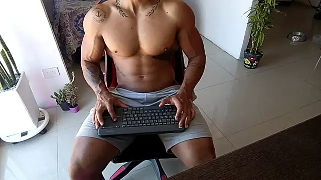 Snapshot of Adam_Valenciia chatting on December 15, 2025, 2:32 pm Adam Valenciia online show from December 15, 2025, 2:32 pm