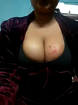 Snapshot of Hayna_G chatting on February 12, 2025, 1:48 pm Hayna G online show from February 12, 2025, 1:48 pm