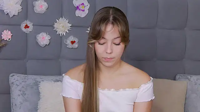 Snapshot of TheEmma chatting on September 29, 2025, 6:40 am TheEmma online show from September 29, 2025, 6:40 am