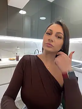 claraxjoyy online show from February 4, 2025, 4:26 am