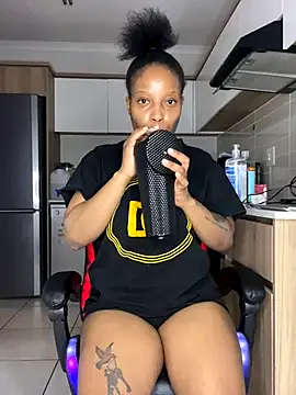 Thando04 online show from September 9, 2025, 12:54 am