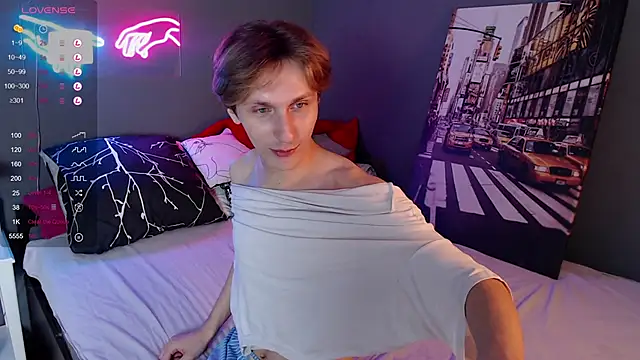 Snapshot of Adrian_Di chatting on January 9, 2025, 9:48 am Adrian Di online show from January 9, 2025, 9:48 am