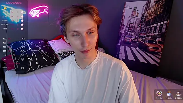 Snapshot of Adrian_Di chatting on January 9, 2025, 12:52 pm Adrian Di online show from January 9, 2025, 12:52 pm