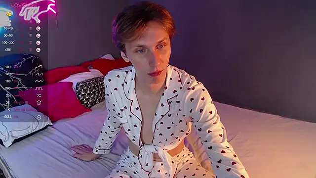 Snapshot of Adrian_Di chatting on January 11, 2025, 12:40 pm Adrian Di online show from January 11, 2025, 12:40 pm