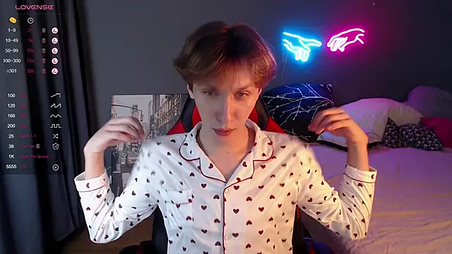 Snapshot of Adrian_Di chatting on January 12, 2025, 10:34 am Adrian Di online show from January 12, 2025, 10:34 am