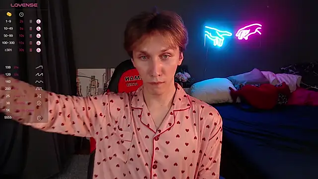 Snapshot of Adrian_Di chatting on January 18, 2025, 4:21 pm Adrian Di online show from January 18, 2025, 4:21 pm