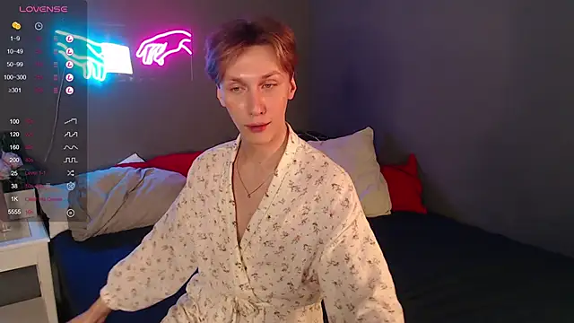 Snapshot of Adrian_Di chatting on January 21, 2025, 10:41 am Adrian Di online show from January 21, 2025, 10:41 am