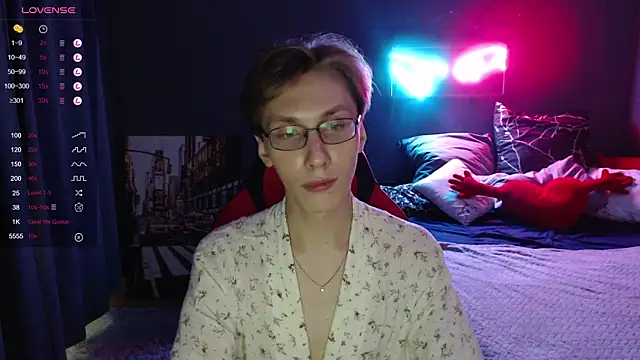 Snapshot of Adrian_Di chatting on January 26, 2025, 11:17 am Adrian Di online show from January 26, 2025, 11:17 am