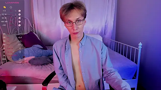 Snapshot of Adrian_Di chatting on February 3, 2025, 3:49 pm Adrian Di online show from February 3, 2025, 3:49 pm