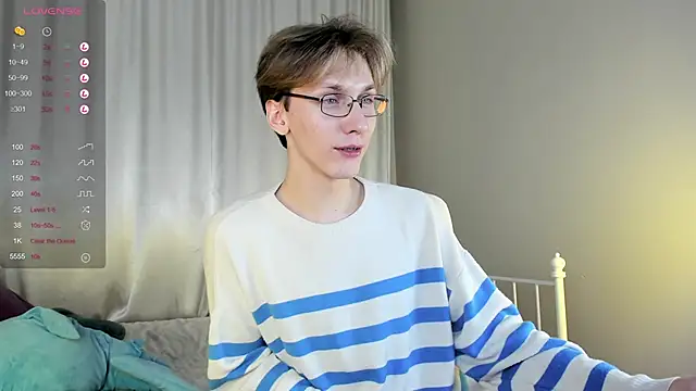 Snapshot of Adrian_Di chatting on February 6, 2025, 4:14 pm Adrian Di online show from February 6, 2025, 4:14 pm