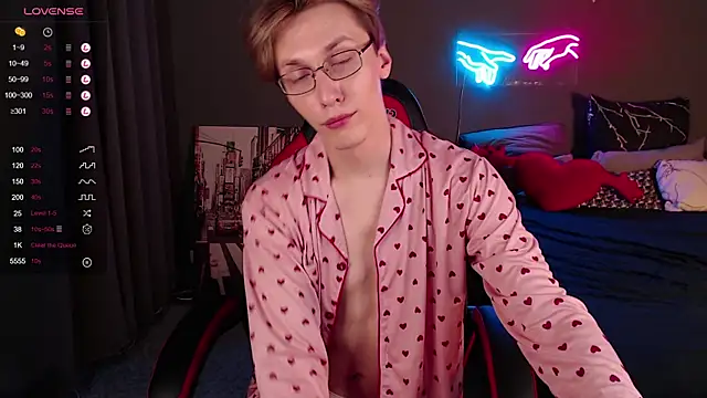 Snapshot of Adrian_Di chatting on February 10, 2025, 4:04 pm Adrian Di online show from February 10, 2025, 4:04 pm