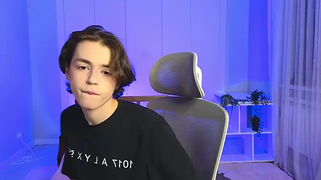 b0y fantasy online show from January 13, 2025, 7:42 pm