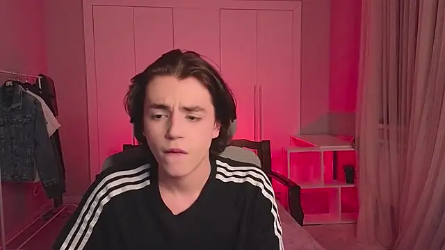 b0y fantasy online show from February 20, 2025, 5:40 pm