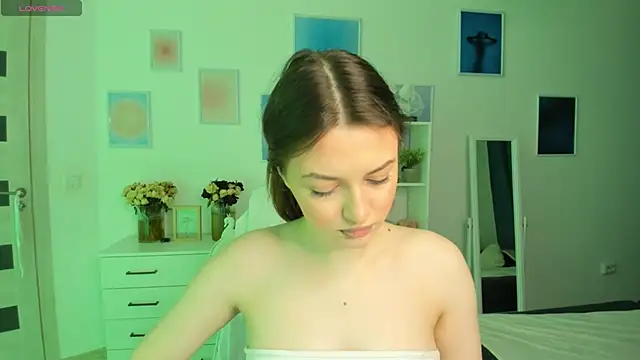 Snapshot of MiaVixxen chatting on September 22, 2025, 3:52 am MiaVixxen online show from September 22, 2025, 3:52 am